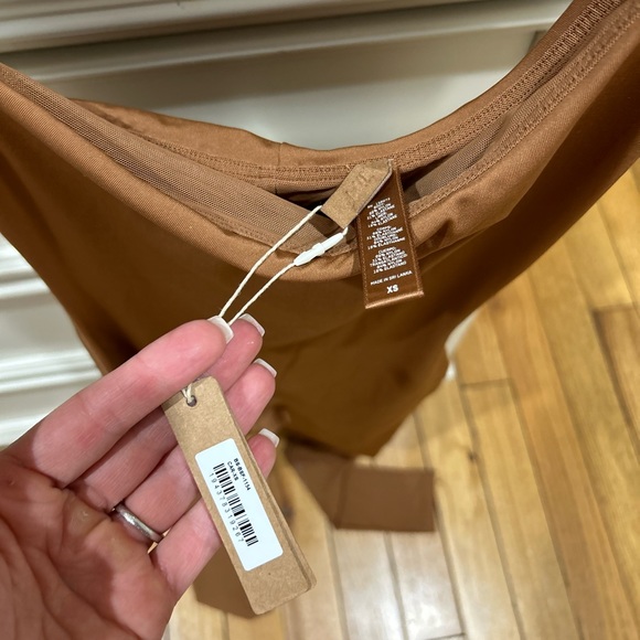 SKIMS NWT All-in one shoulder jumpsuit size XS - Picture 2 of 9